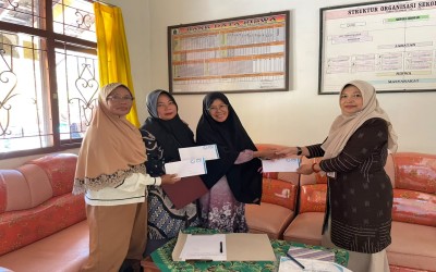 YBM PLN Salurkan Kado Muharram untuk Siswa SDN Gelaran II